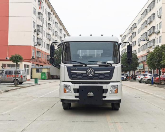 國(guó)六東風(fēng)天錦除雪車(chē)